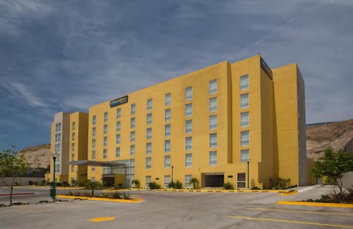 La Joya Hotel | City Express Tijuana Insurgentes