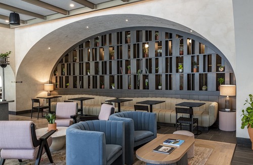 Downtown Calgary Hotel | The Westley Calgary Downtown, Tapestry Collection by Hilton