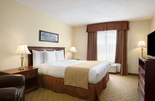 Dawson Creek Hotel | Days Inn by Wyndham Dawson Creek