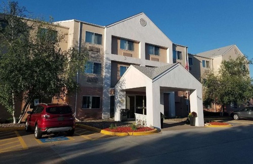 Hudson Hotel | AmericInn by Wyndham Hudson