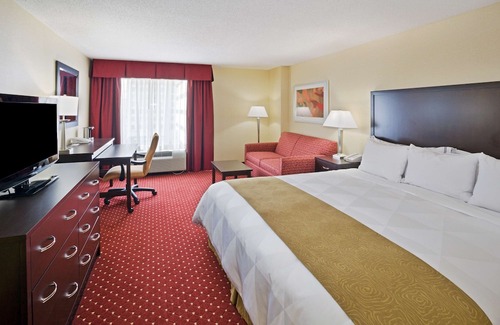 Downtown Hotel | Radisson Hotel Lansing at The Capitol