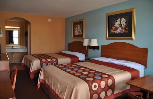Western Division Hotel | Sky-Palace Inn & Suites Laredo