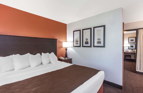White Bear Lake Hotel | AmericInn by Wyndham White Bear Lake St. Paul
