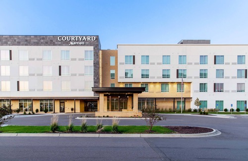 Woodbury Hotel | Courtyard by Marriott St Paul Woodbury