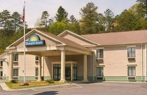 Phenix City Hotel | Days Inn by Wyndham Phenix City Near Fort Benning