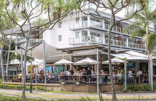 Palm Cove Hotel | ​Imagine Drift Palm Cove