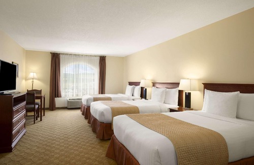 Dawson Creek Hotel | Days Inn by Wyndham Dawson Creek