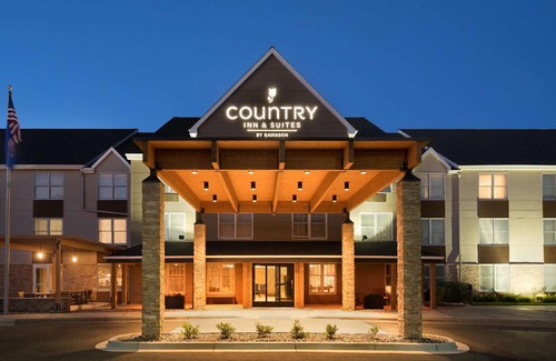 Plymouth Hotel | Country Inn & Suites by Radisson, Minneapolis West, MN