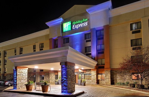Oak Grove Hotel | Holiday Inn Express Hotel Fort Campbell-Oak Grove, an IHG Hotel