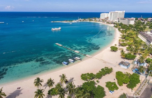 Ocho Rios Hotel | Sandcastles Beach Resort