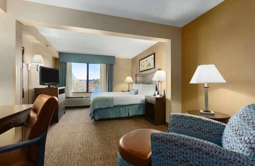 Terry Sanford Hotel | Wingate by Wyndham Fayetteville/Fort Bragg