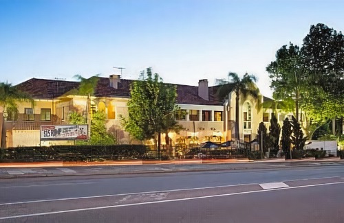 Nedlands Hotel | Captain Stirling Hotel