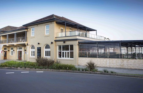 Huskisson Hotel | The Huskisson