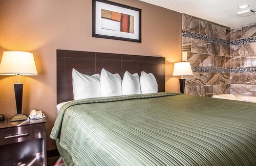 West Bend Hotel | Quality Inn & Suites West Bend