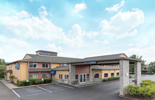 Newberg Hotel | Travelodge Suites by Wyndham Newberg