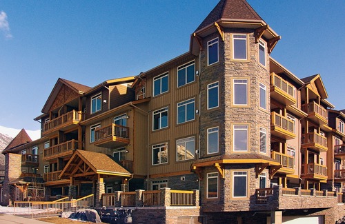 Canmore Hotel | Falcon Crest Lodge Canmore