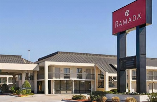 Broadmoor Hotel | OYO Hotel Baton Rouge Mid City