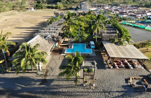 Las Escobas del Venado Hotel | Selina Playa Venao