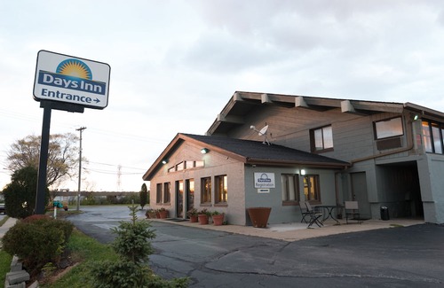 West Allis Hotel | Days Inn by Wyndham West Allis/Milwaukee