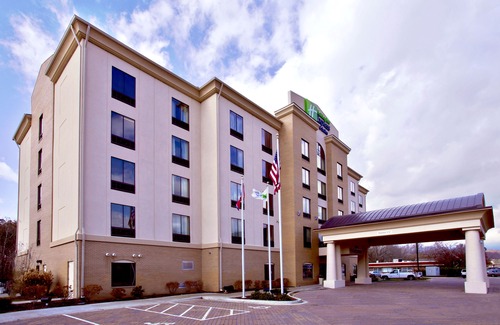 Oak Ridge Hotel | Holiday Inn Express & Suites Oak Ridge, an Ihg Hotel