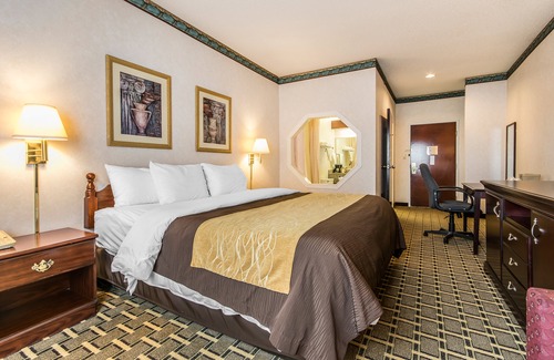 Haubstadt Hotel | Quality Inn & Suites