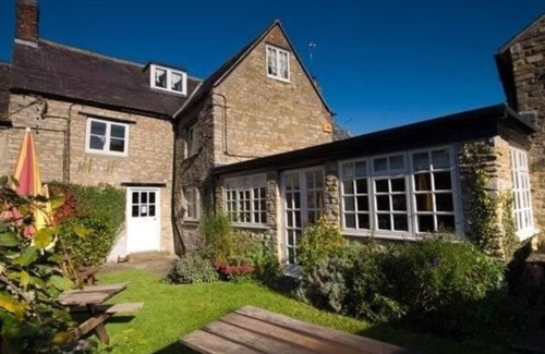 Brackley Hotel | The Crewe Arms