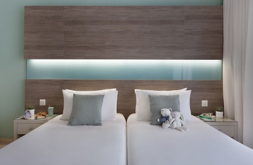 Gzira Hotel | 115 the Strand Hotel & Suites by Neu Collective