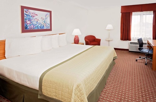 Stevensville Hotel | Baymont by Wyndham St. Joseph/Stevensville