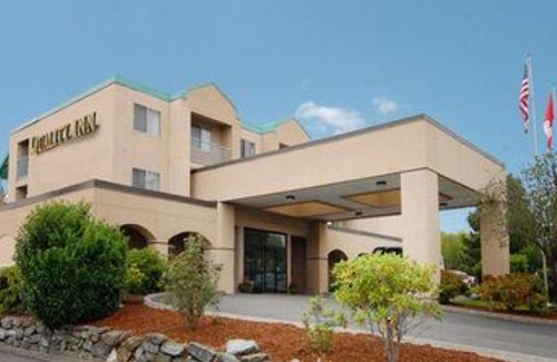 Guide Meridian Hotel | Quality Inn Grand Suites Bellingham