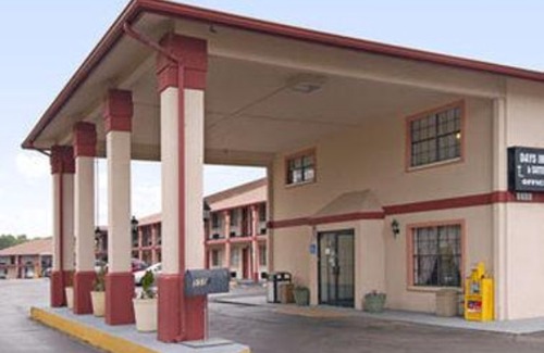 Marshall Hotel | Days Inn & Suites by Wyndham Marshall