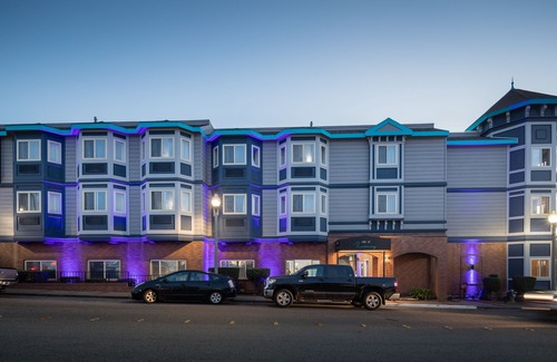 Rockaway Beach Hotel | Inn at Rockaway