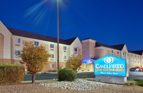 Northeast Heights Hotel | Sonesta Simply Suites Albuquerque