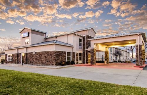 Junction City Hotel | Comfort Inn & Suites Junction City - near Fort Riley