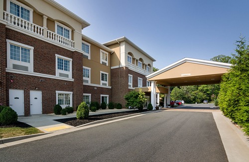 Thornhill Hotel | Comfort Inn & Suites Orange