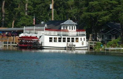 Waupaca Hotel | Ramada by Wyndham Waupaca