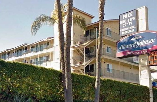 Mission Valley West Hotel | Howard Johnson by Wyndham San Diego Hotel Circle