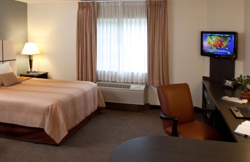 Northeast Heights Hotel | Sonesta Simply Suites Albuquerque