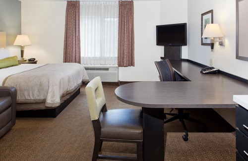 Northeast Heights Hotel | Sonesta Simply Suites Albuquerque
