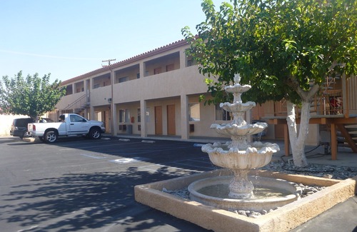 Ridgecrest Hotel | Econo Lodge Inn & Suites Near China Lake Naval Station