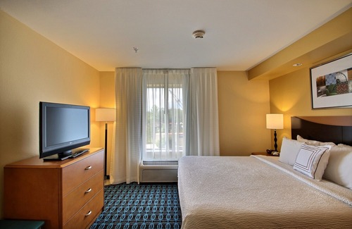 Oak Creek Hotel | Fairfield Inn & Suites by Marriott Milwaukee Airport