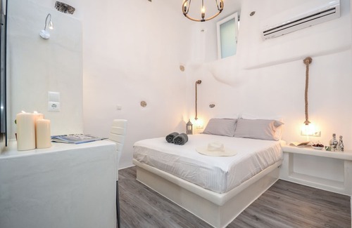 Naxos Hotel | Venetian Suites