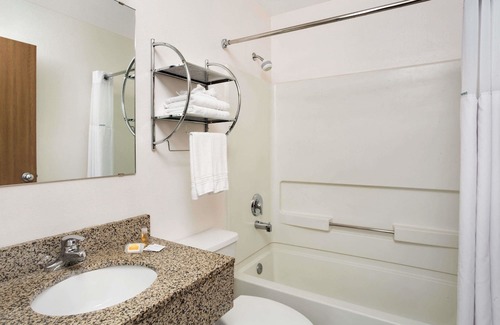 Clearfield Hotel | Days Inn by Wyndham Clearfield