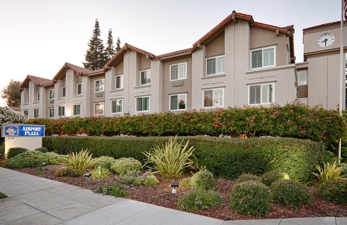 Newhall Hotel | Best Western Plus Airport Plaza