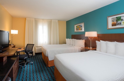 Oshkosh Hotel | Fairfield Inn & Suites Oshkosh