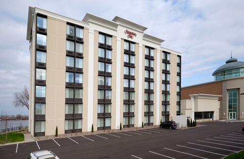 Green Bay Hotel | Hampton Inn Green Bay Downtown