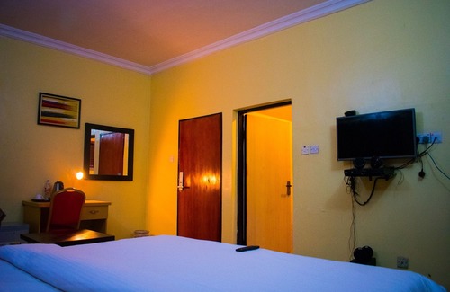 Ojodu Hotel | Esporta Suites (Agindingbi)