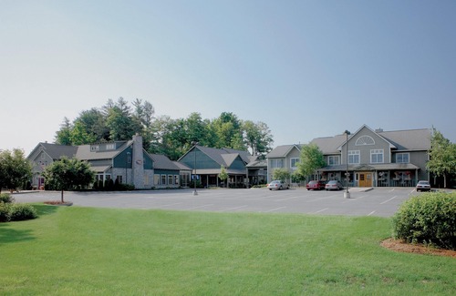 Fayetteville Hotel | The Craftsman Inn & Suites