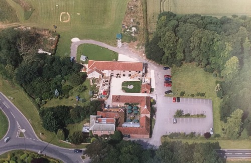 Bainton Hotel | Wolds Village