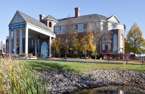 Mishawaka Hotel | Varsity Clubs of America South Bend by Diamond Resorts
