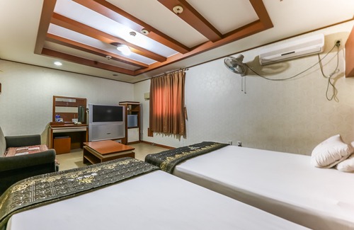 Jung-gu Hotel | Daejeon Yucheon Full House